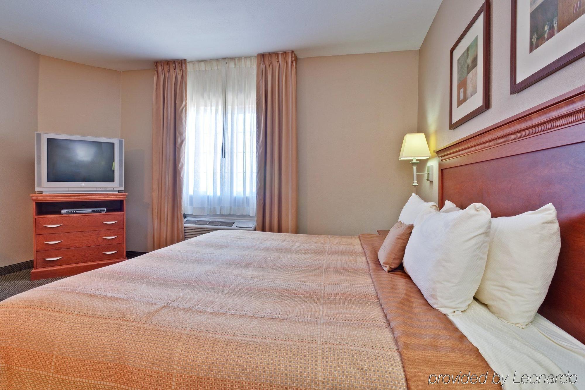 Candlewood Suites Clarksville By Ihg Room photo